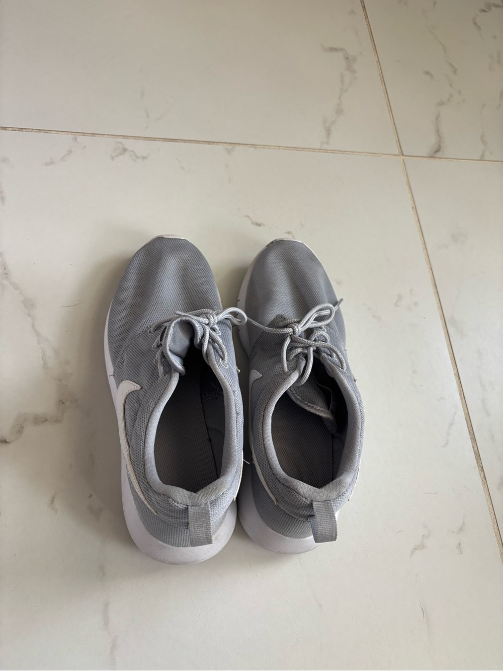 Youth US 6.5Y Lightweight Grey Lace-Up Athletic Sneakers